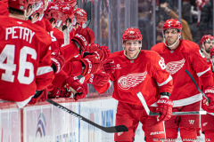 Detroit-Red-Wings-vs-Carolina-Hurricanes-April-4-2025-In-Play-magazine-21