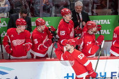 Detroit-Red-Wings-vs-Florida-Panthers-April-6-2025-In-Play-magazine-10