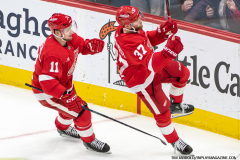 Detroit-Red-Wings-vs-Florida-Panthers-April-6-2025-In-Play-magazine-51