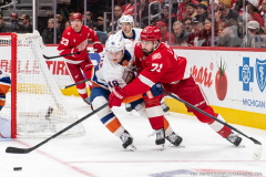 Detroit-Red-Wings-vs-NY-Islanders-December-16-2025-In-Play-magazine-8
