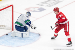 Detroit-Red-Wings-vs-Vancouver-Canucks-January-8-2026-In-Play-magazine-14