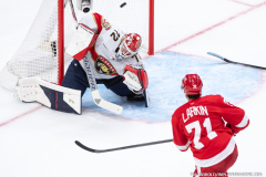 Detroit-Red-Wings-vs-Florida-Panthers-October-15-2025-In-Play-magazine-3