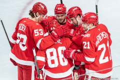 Detroit-Red-Wings-vs-Florida-Panthers-October-15-2025-In-Play-magazine-5