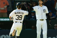 Detroit-Tigers-vs-Seattle-Mariners-ALDS-Game-4-October-8-2025-In-Play-magazine-30