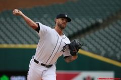 Cleveland-Indians-vs-Detroit-Tigers-April-10-2019-12