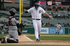 Cleveland-Indians-vs-Detroit-Tigers-April-10-2019-14