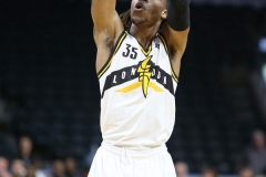 KW-at-London-Lightning-April-4-2019-15