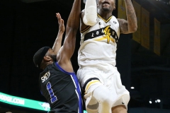 KW-at-London-Lightning-April-4-2019-8