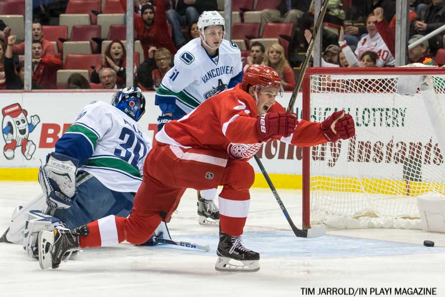 Red Wings vs Canucks Nov 10 - PIX - In Play! magazine
