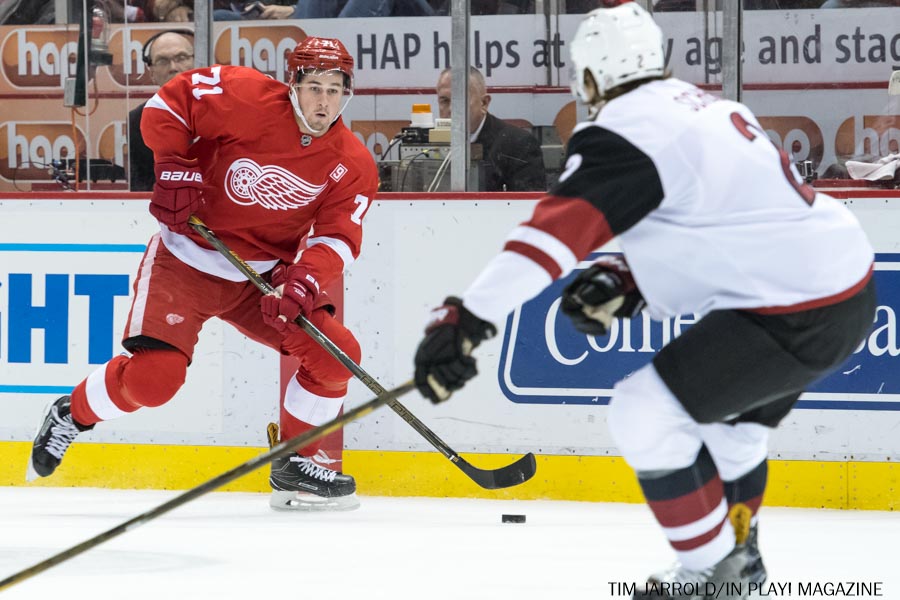 Red Wings vs Coyotes, Dec 13 PIX In Play! magazine