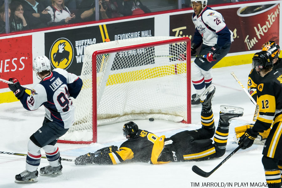 Windsor Spitfires vs Bulldogs Nov 2 2017 Game PIX