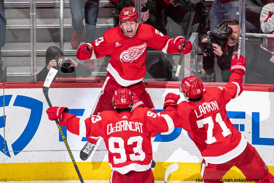 RED WINGS RE-SIGN LUCAS RAYMOND - In Play! magazine